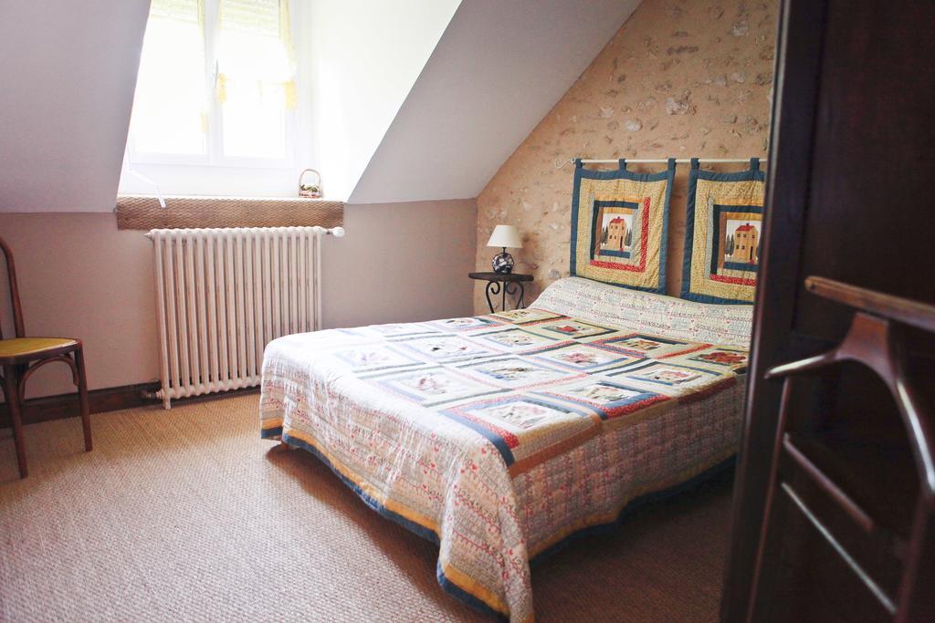 Bed and Breakfast Domaine De La Vallee Aux Pages Paray-Douaville Екстер'єр фото