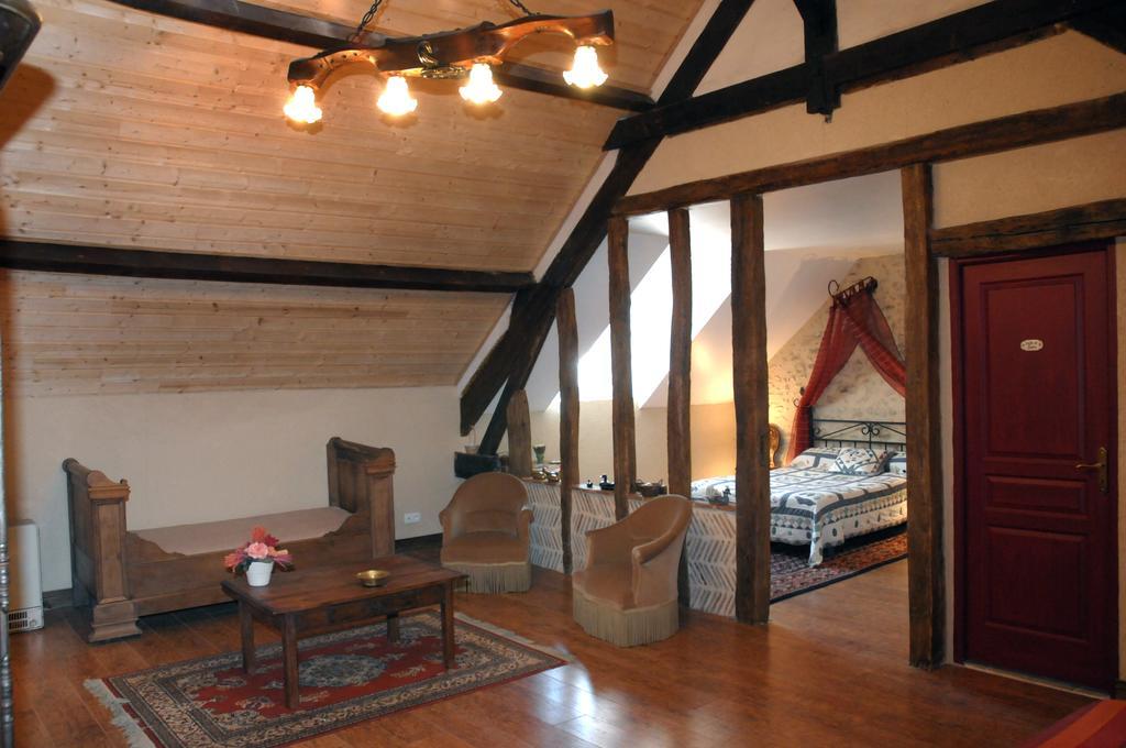 Bed and Breakfast Domaine De La Vallee Aux Pages Paray-Douaville Екстер'єр фото