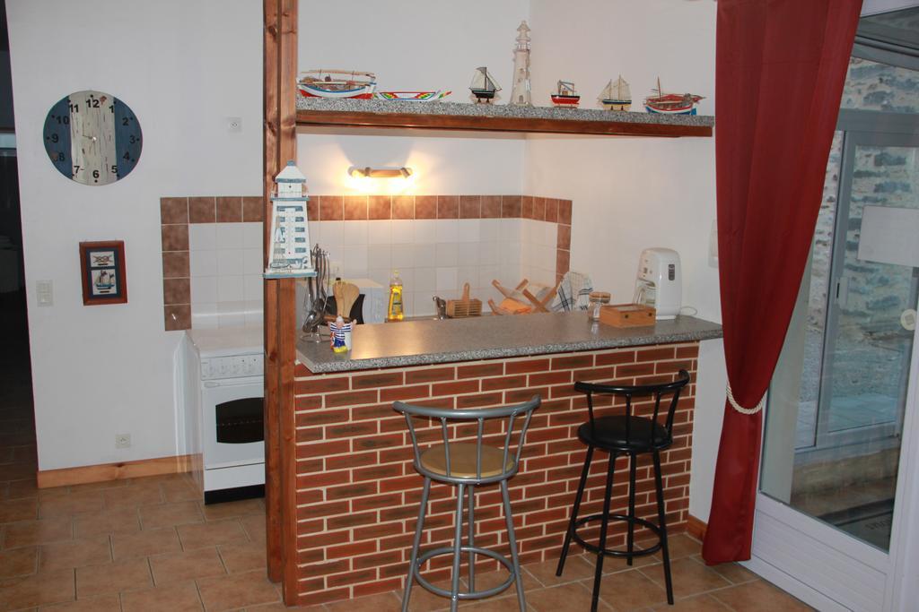 Bed and Breakfast Domaine De La Vallee Aux Pages Paray-Douaville Екстер'єр фото