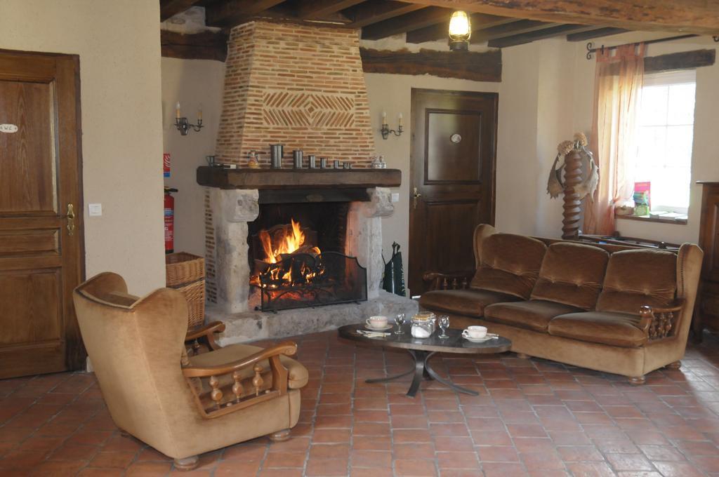 Bed and Breakfast Domaine De La Vallee Aux Pages Paray-Douaville Екстер'єр фото