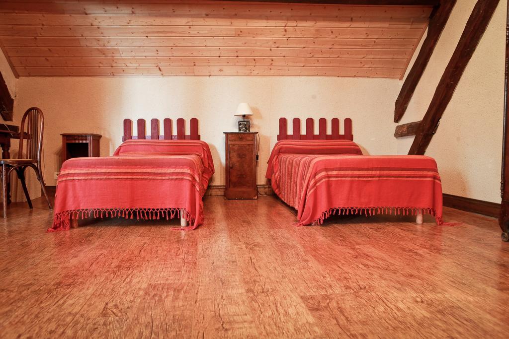 Bed and Breakfast Domaine De La Vallee Aux Pages Paray-Douaville Екстер'єр фото