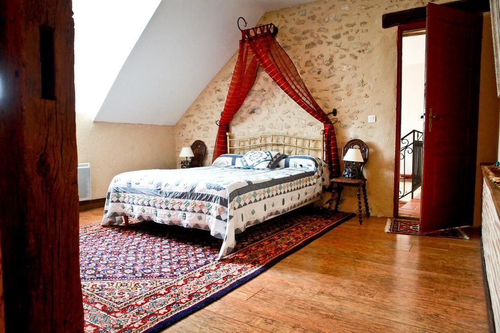 Bed and Breakfast Domaine De La Vallee Aux Pages Paray-Douaville Екстер'єр фото
